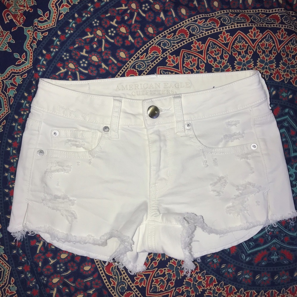 White American eagle shorts